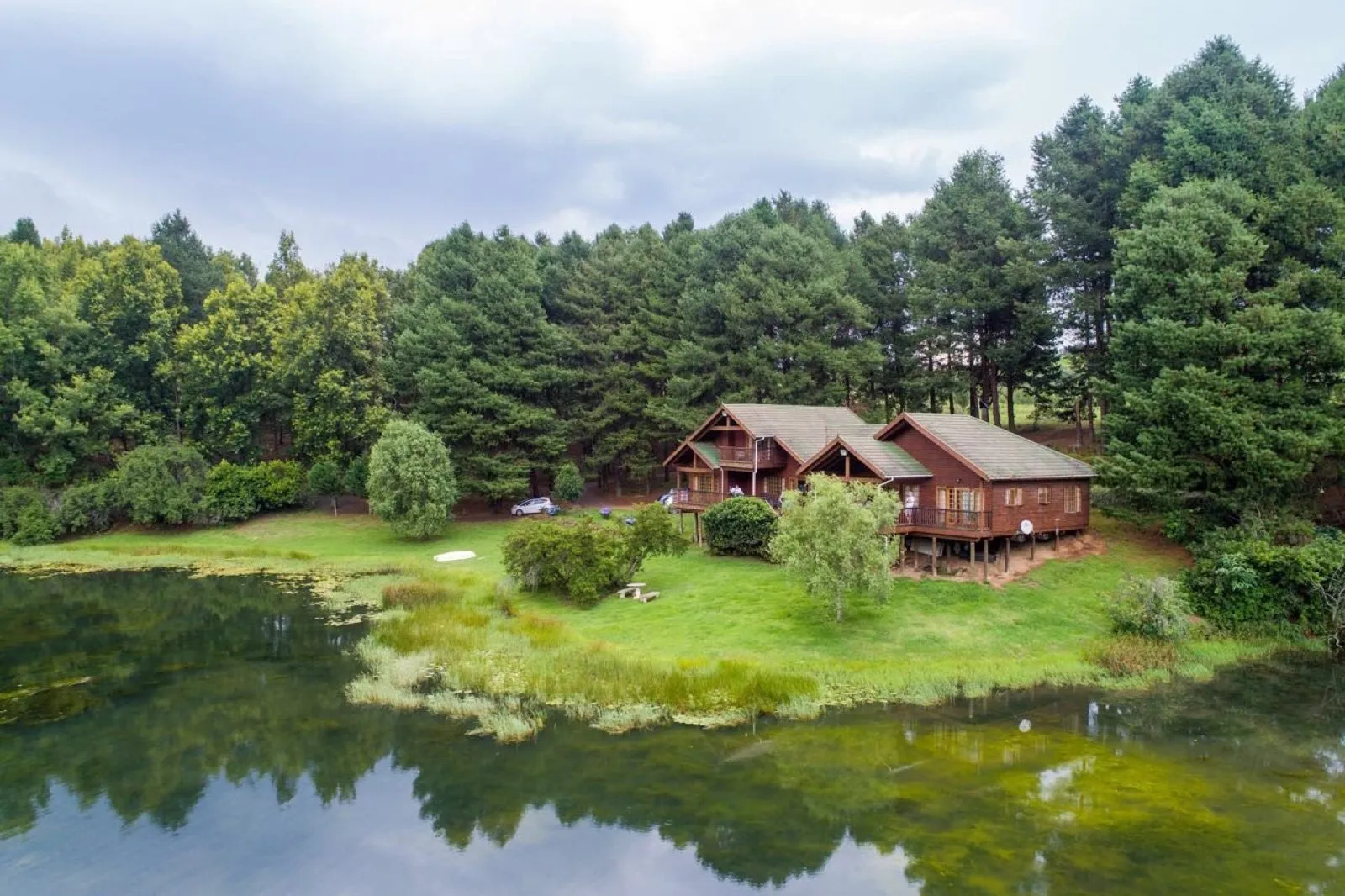 A lodge at the water's edge