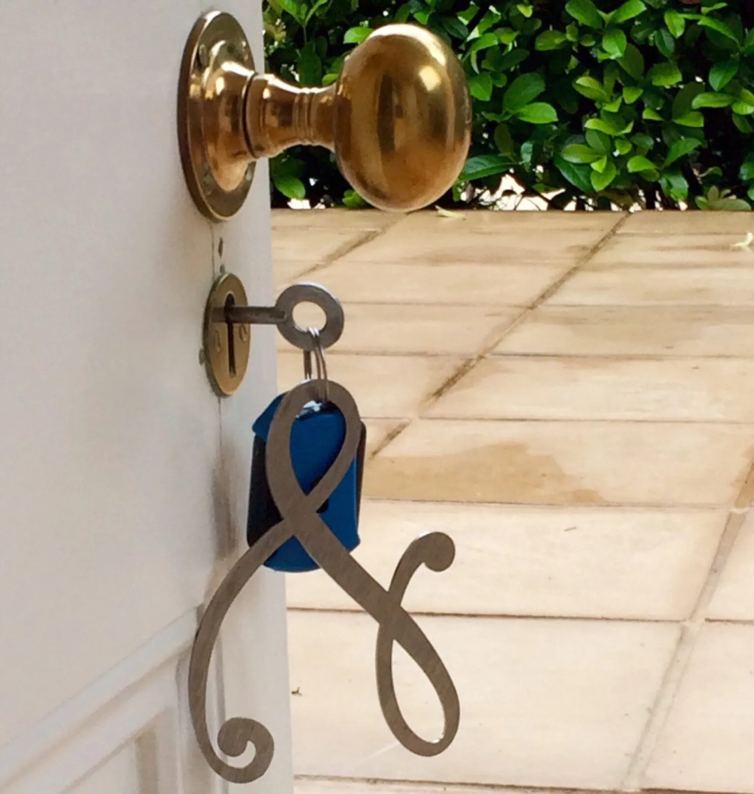The door handle and key