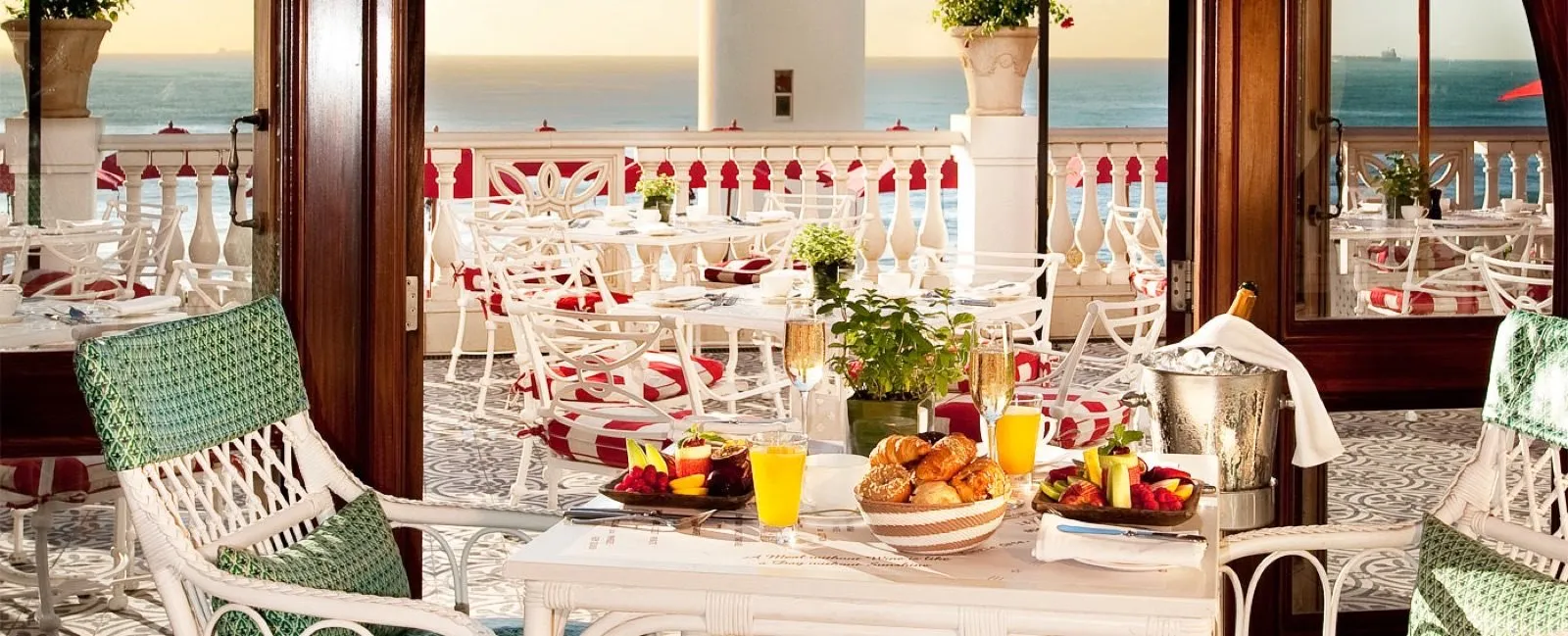 The striped dining terrace